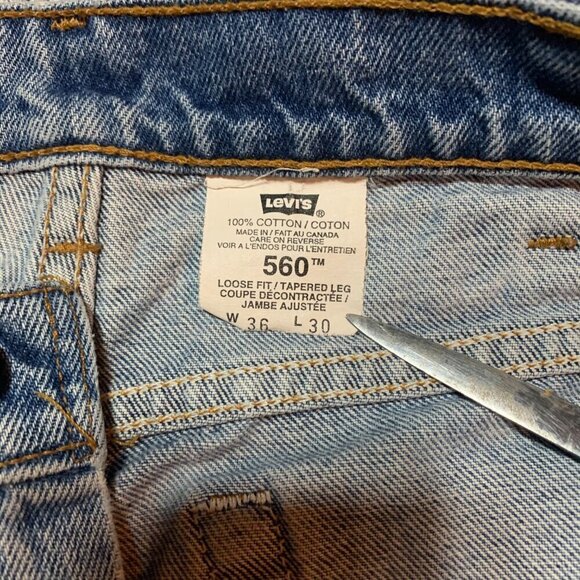 Vintage Levi's 560 Loose Fit Tampered Leg Distressed Jeans - Picture 7 of 12